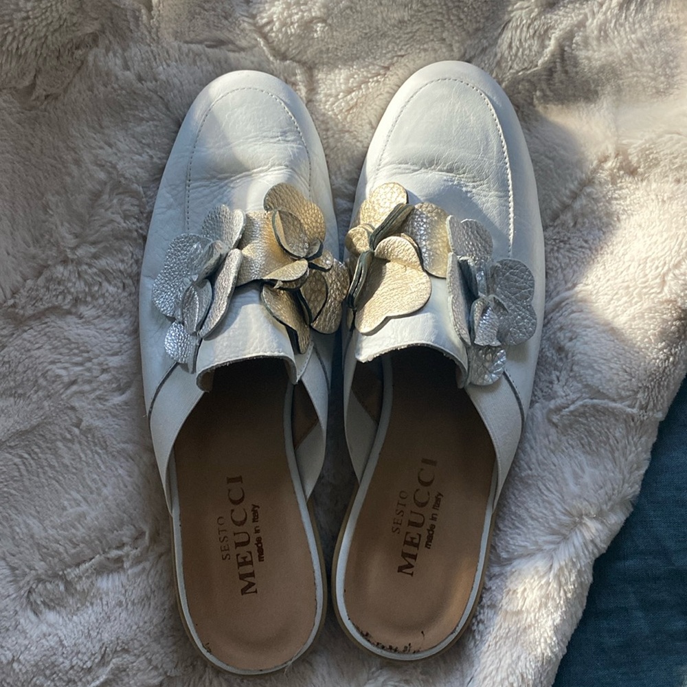 Beautiful leather SESTO MEUCCI slip on shoes